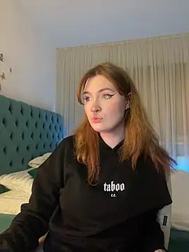 Snapshot of _Chlo__e chatting on February 8, 2025, 12:38 am Chlo e online show from February 8, 2025, 12:38 am