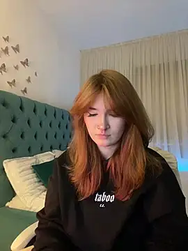 Snapshot of _Chlo__e chatting on February 12, 2025, 9:43 pm Chlo e online show from February 12, 2025, 9:43 pm