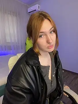 Snapshot of _Chlo__e chatting on October 2, 2025, 11:28 am Chlo e online show from October 2, 2025, 11:28 am