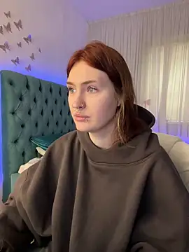 Snapshot of _Chlo__e chatting on October 19, 2025, 10:49 am Chlo e online show from October 19, 2025, 10:49 am