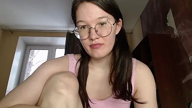 Snapshot of MiriamOr chatting on February 6, 2025, 10:15 am MiriamOr online show from February 6, 2025, 10:15 am