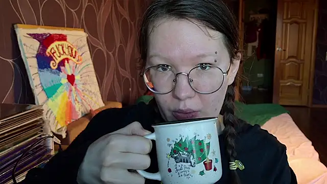 Snapshot of MiriamOr chatting on December 15, 2025, 8:51 am MiriamOr online show from December 15, 2025, 8:51 am