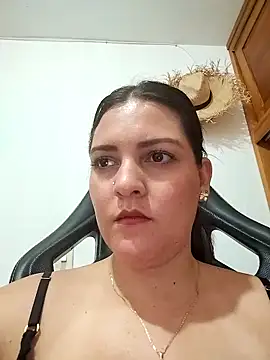 Mia Hampton online show from September 18, 2025, 8:11 pm