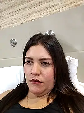 Mia Hampton online show from September 25, 2025, 8:45 pm