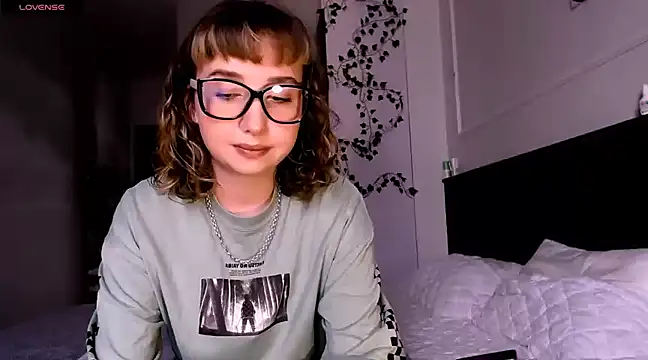 Snapshot of Cosmo_Riri chatting on December 22, 2024, 7:00 am Cosmo Riri online show from December 22, 2024, 7:00 am