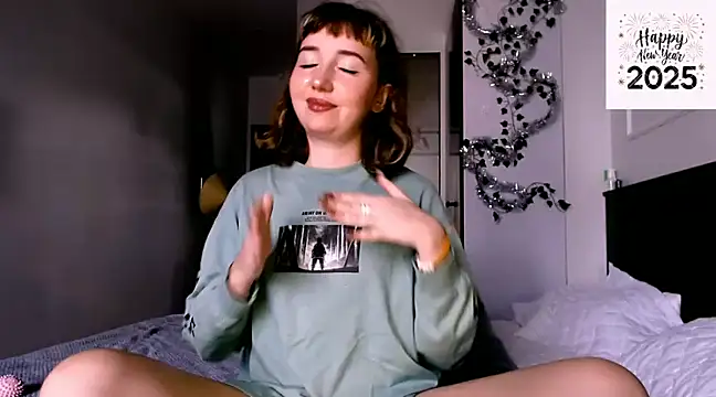 Snapshot of Cosmo_Riri chatting on January 1, 2025, 5:11 am Cosmo Riri online show from January 1, 2025, 5:11 am