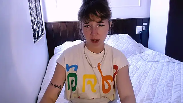 Snapshot of Cosmo_Riri chatting on March 12, 2025, 5:35 am Cosmo Riri online show from March 12, 2025, 5:35 am