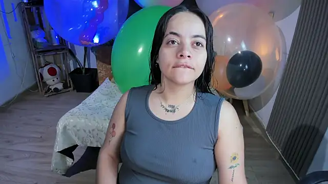 Snapshot of Cuttiealice chatting on January 25, 2025, 1:08 pm Cuttiealice online show from January 25, 2025, 1:08 pm