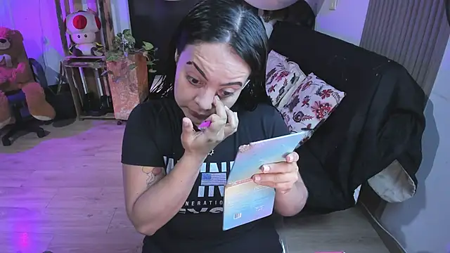 Snapshot of Cuttiealice chatting on February 2, 2025, 12:46 pm Cuttiealice online show from February 2, 2025, 12:46 pm