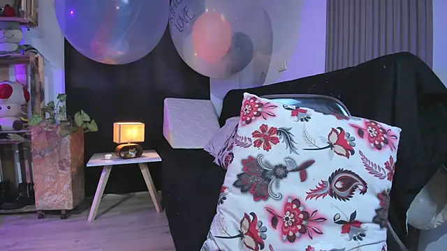 Snapshot of Cuttiealice chatting on February 3, 2025, 3:49 pm Cuttiealice online show from February 3, 2025, 3:49 pm