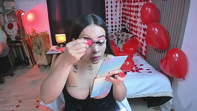 Snapshot of Cuttiealice chatting on February 14, 2025, 9:21 pm Cuttiealice online show from February 14, 2025, 9:21 pm