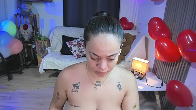 Snapshot of Cuttiealice chatting on February 16, 2025, 12:43 pm Cuttiealice online show from February 16, 2025, 12:43 pm