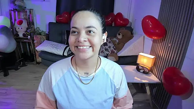 Snapshot of Cuttiealice chatting on February 20, 2025, 11:10 pm Cuttiealice online show from February 20, 2025, 11:10 pm