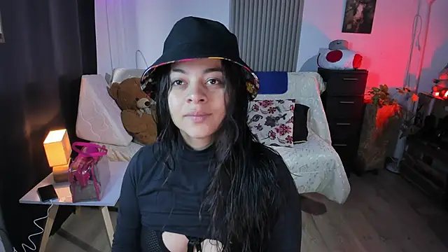 Snapshot of Cuttiealice chatting on February 24, 2025, 2:37 pm Cuttiealice online show from February 24, 2025, 2:37 pm