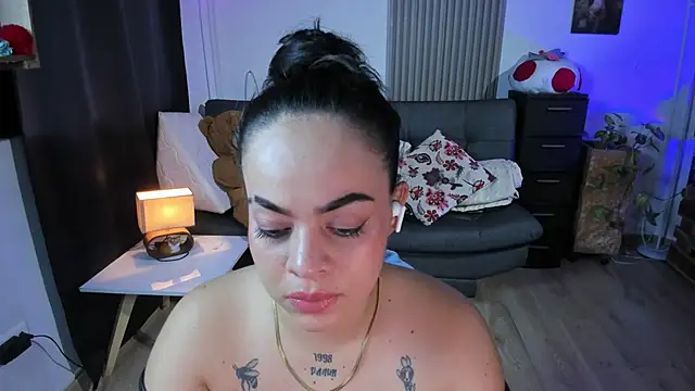 Snapshot of Cuttiealice chatting on March 8, 2025, 1:28 am Cuttiealice online show from March 8, 2025, 1:28 am