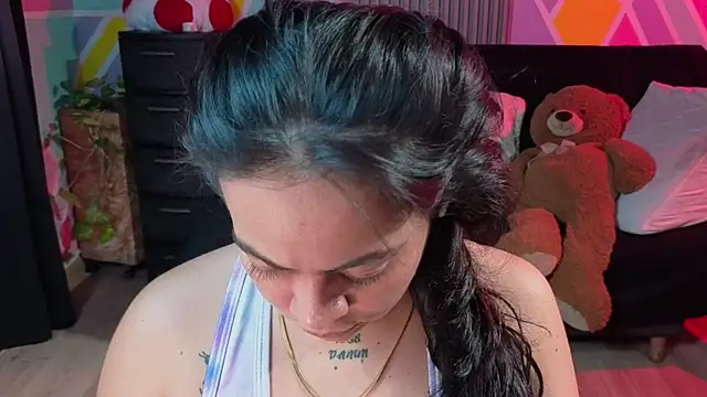 Snapshot of Cuttiealice chatting on September 14, 2025, 11:04 pm Cuttiealice online show from September 14, 2025, 11:04 pm