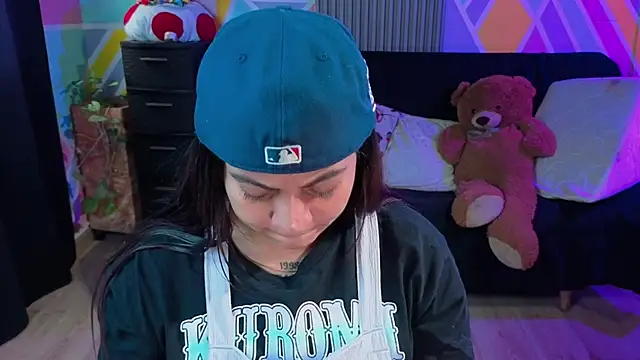 Snapshot of Cuttiealice chatting on September 19, 2025, 12:06 pm Cuttiealice online show from September 19, 2025, 12:06 pm