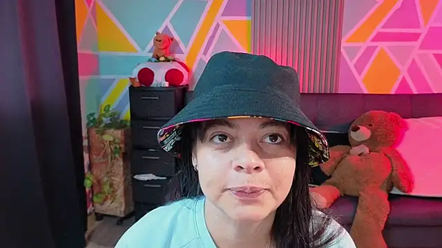 Snapshot of Cuttiealice chatting on September 24, 2025, 11:57 am Cuttiealice online show from September 24, 2025, 11:57 am