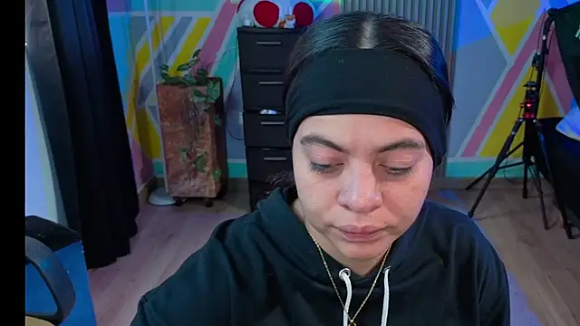 Snapshot of Cuttiealice chatting on October 3, 2025, 12:02 pm Cuttiealice online show from October 3, 2025, 12:02 pm