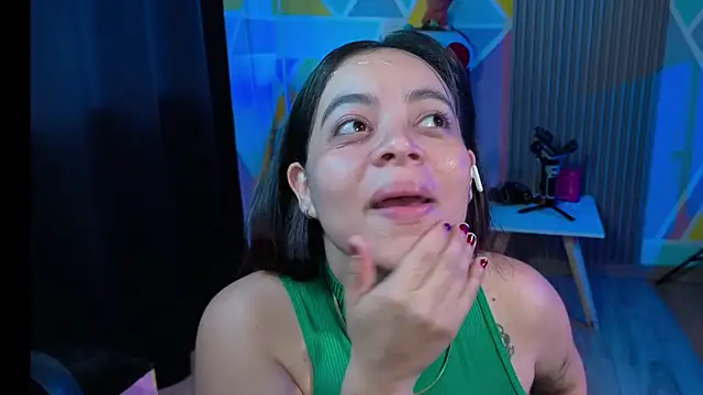 Snapshot of Cuttiealice chatting on October 4, 2025, 11:41 am Cuttiealice online show from October 4, 2025, 11:41 am