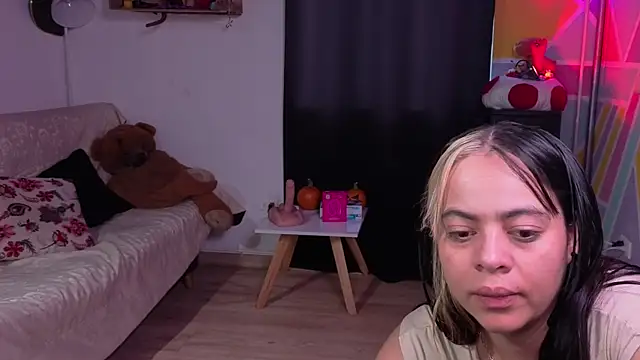 Snapshot of Cuttiealice chatting on November 9, 2025, 11:41 am Cuttiealice online show from November 9, 2025, 11:41 am