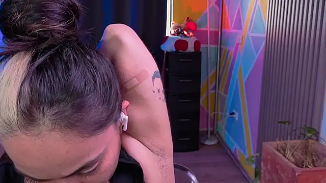 Snapshot of Cuttiealice chatting on November 11, 2025, 3:34 pm Cuttiealice online show from November 11, 2025, 3:34 pm