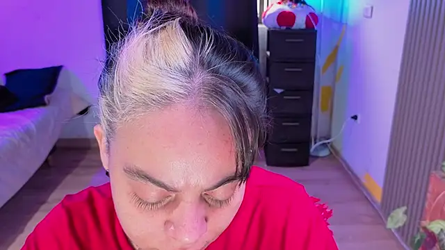 Snapshot of Cuttiealice chatting on November 14, 2025, 2:05 pm Cuttiealice online show from November 14, 2025, 2:05 pm