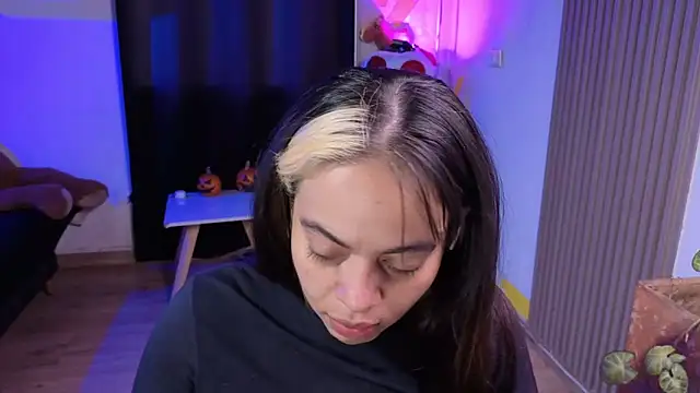 Snapshot of Cuttiealice chatting on November 30, 2025, 11:36 am Cuttiealice online show from November 30, 2025, 11:36 am