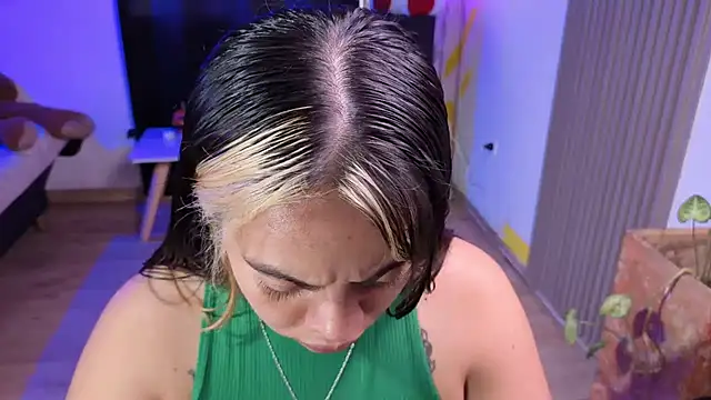 Snapshot of Cuttiealice chatting on December 1, 2025, 4:01 pm Cuttiealice online show from December 1, 2025, 4:01 pm