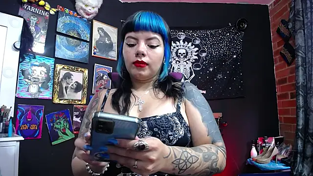 Yourmadame P online show from February 3, 2025, 3:27 pm