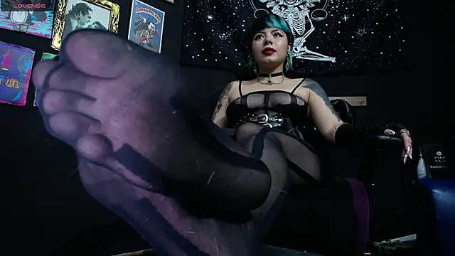 Yourmadame P online show from March 20, 2025, 11:34 pm