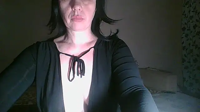 Snapshot of Roxolana_Drim chatting on January 5, 2025, 11:22 pm Roxolana Drim online show from January 5, 2025, 11:22 pm