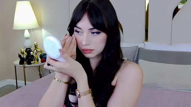 Betty Bridge online show from October 19, 2025, 5:19 am