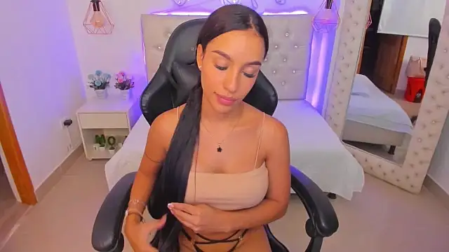 Snapshot of xiomara__cortes chatting on January 23, 2025, 7:07 pm xiomara  cortes online show from January 23, 2025, 7:07 pm