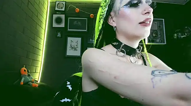 insania 9999  online show from December 9, 2024, 10:20 pm