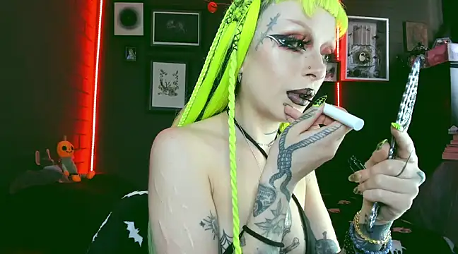 insania 9999  online show from December 10, 2024, 4:27 pm