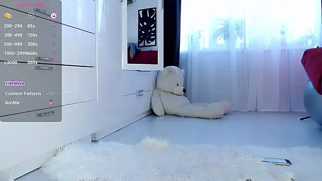 WhiteBunny online show from December 3, 2024, 7:21 am