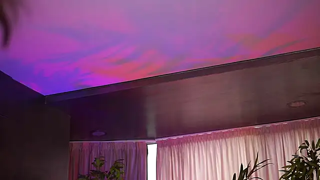 Snapshot of HotSkinnyX chatting on November 30, 2025, 9:02 am HotSkinnyX online show from November 30, 2025, 9:02 am