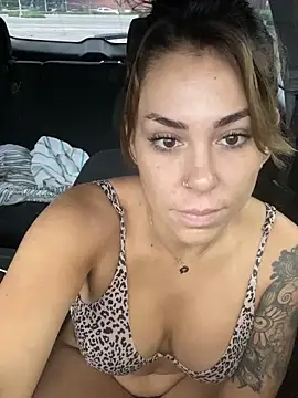 LeaGambit   online show from September 11, 2025, 2:39 pm