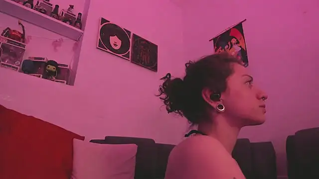 Snapshot of Agathaks chatting on February 19, 2025, 12:03 am Agathaks online show from February 19, 2025, 12:03 am