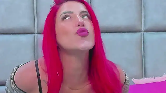 Snapshot of AllissaBrowm chatting on January 21, 2025, 8:43 pm AllissaBrowm online show from January 21, 2025, 8:43 pm