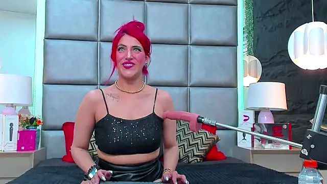 Snapshot of AllissaBrowm chatting on November 5, 2025, 5:35 pm AllissaBrowm online show from November 5, 2025, 5:35 pm