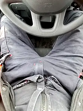 eddouxxx78 online show from December 15, 2025, 12:20 pm