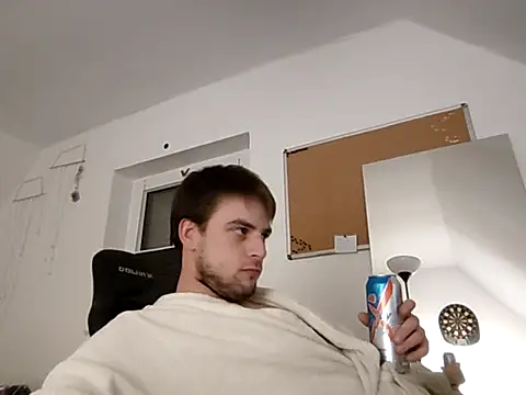 Snapshot of Youngtimer_1997 chatting on January 2, 2025, 10:01 pm Youngtimer 1997 online show from January 2, 2025, 10:01 pm