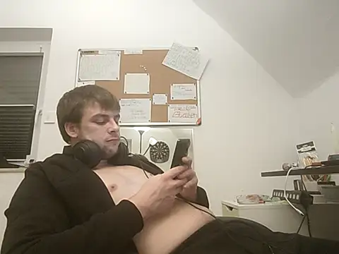 Snapshot of Youngtimer_1997 chatting on January 14, 2025, 1:26 am Youngtimer 1997 online show from January 14, 2025, 1:26 am