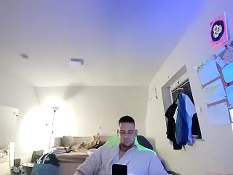 Snapshot of Youngtimer_1997 chatting on March 17, 2025, 5:01 am Youngtimer 1997 online show from March 17, 2025, 5:01 am