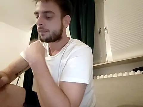 Snapshot of Youngtimer_1997 chatting on September 17, 2025, 10:00 pm Youngtimer 1997 online show from September 17, 2025, 10:00 pm