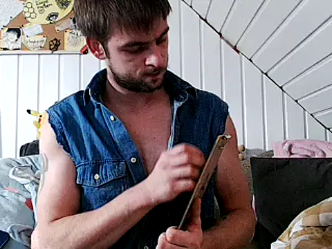 Snapshot of Youngtimer_1997 chatting on October 30, 2025, 11:44 am Youngtimer 1997 online show from October 30, 2025, 11:44 am