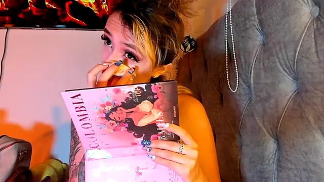 Sabrina Cole online show from December 19, 2025, 4:08 am