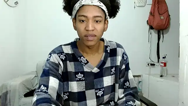 angelamarie1 online show from October 28, 2025, 9:24 am